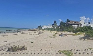 CASA DE UNA PLANTA FRENTE AL MAR EN CHELEM