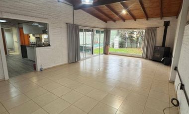 CASA DE 3 DORMITORIOS-IBARLUCEA