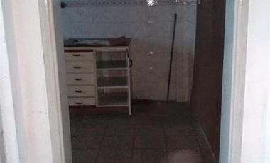 CASA CON LOCAL SOBRE AMPLIO LOTE *EXCLUSIVA ZONA COMERCIAL*