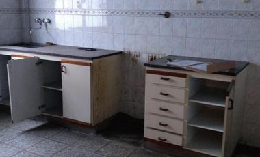 CASA CON LOCAL SOBRE AMPLIO LOTE *EXCLUSIVA ZONA COMERCIAL*