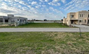 Terreno en venta - 700Mts2 - Santa Clara al Sur