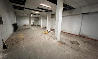 Local en alquiler en  Microcentro entre Tucumán y Viamonte.