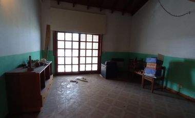 Departamento en venta - 3 Dormitorios 3 Baños - Galpón - 473Mts2 - Villa Diamante, Lanús