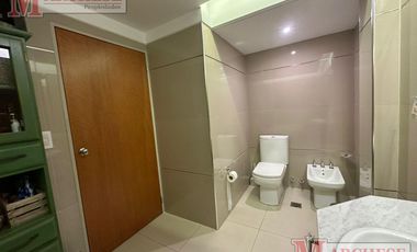 Departamento en  VENTA de cuatro ambientes