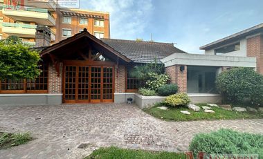 Departamento en  VENTA de cuatro ambientes