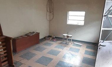 Casa en venta - 3 Dormitorios 3 Baños - 397Mts2 - Temperley