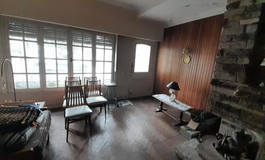 Casa en venta - 3 Dormitorios 3 Baños - 397Mts2 - Temperley