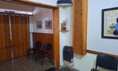 CASA DE 3 DORMITORIOS -GRANADERO BAIGORRIA