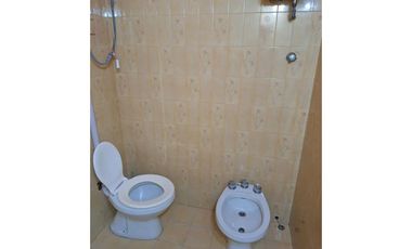 CASA DE 3 DORMITORIOS -GRANADERO BAIGORRIA