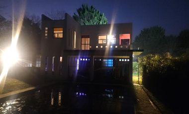 Casa en alquiler - 1 Dormitorio 1 Baño - Cochera - 22.878Mts2 - Villa Elisa, La Plata