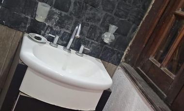 Casa en alquiler - 1 Dormitorio 1 Baño - Cochera - 22.878Mts2 - Villa Elisa, La Plata