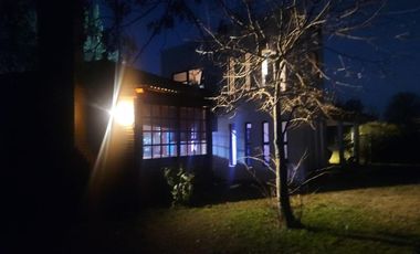 Casa en alquiler - 1 Dormitorio 1 Baño - Cochera - 22.878Mts2 - Villa Elisa, La Plata