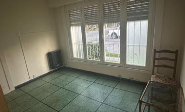 ALQUILER SOLO PROFESIONAL- CHALET 5 AMB - ZONA GUEMES- APTO VARIOS RUBROS-