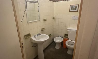 ALQUILER SOLO PROFESIONAL- CHALET 5 AMB - ZONA GUEMES- APTO VARIOS RUBROS-