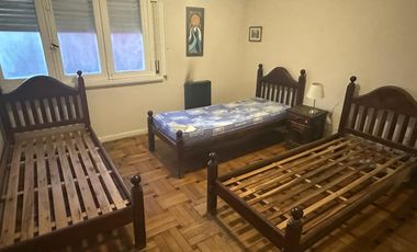 ALQUILER SOLO PROFESIONAL- CHALET 5 AMB - ZONA GUEMES- APTO VARIOS RUBROS-