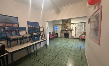 ALQUILER SOLO PROFESIONAL- CHALET 5 AMB - ZONA GUEMES- APTO VARIOS RUBROS-