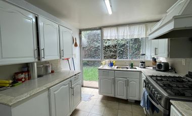 Renta casa en condominio parte baja Av. Toluca