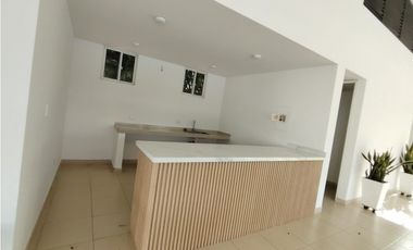 SE VENDE O ARRIENDA  CASA  AL ORIENTE