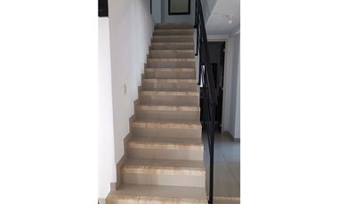 SE VENDE O ARRIENDA  CASA  AL ORIENTE