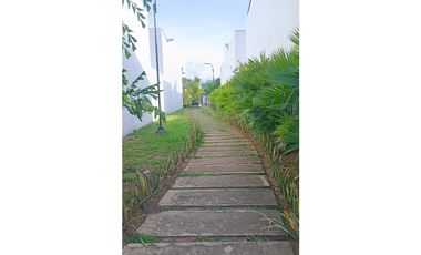 SE VENDE O ARRIENDA  CASA  AL ORIENTE