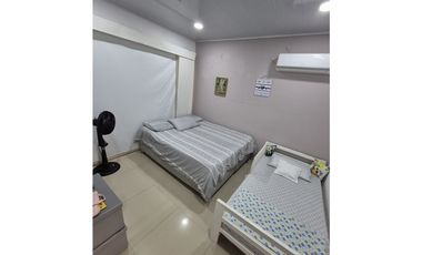 En Venta casa de 2 niveles en Villa Carolina