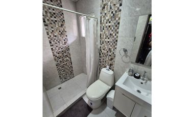 En Venta casa de 2 niveles en Villa Carolina