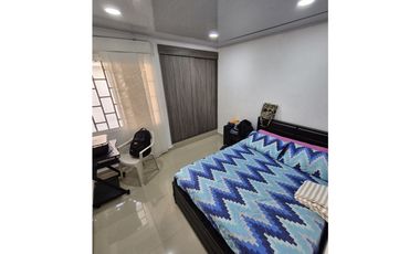 En Venta casa de 2 niveles en Villa Carolina