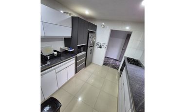 En Venta casa de 2 niveles en Villa Carolina