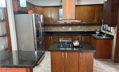 VENTA DE CASA EN EXCLUSIVA UNIDAD CERRADA SABANETA