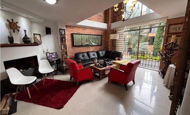 VENTA DE CASA EN EXCLUSIVA UNIDAD CERRADA SABANETA