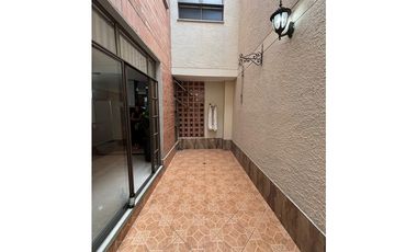 VENTA DE CASA EN EXCLUSIVA UNIDAD CERRADA SABANETA