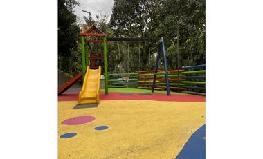 VENTA DE CASA EN EXCLUSIVA UNIDAD CERRADA SABANETA