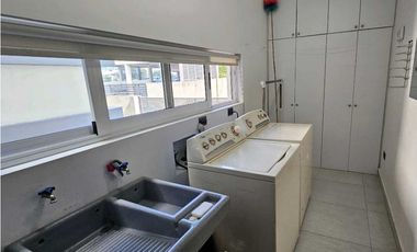 Residencia de Lujo en Valle Poniente