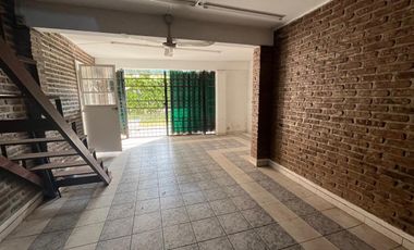 Casa en Urquiza Moreno Centro