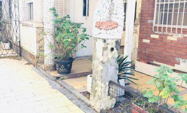 Belgrano 4300, Wilde ¡Amplia casa de 4 ambientes en venta, sobre Avenida! ¡Ideal emprendimiento!