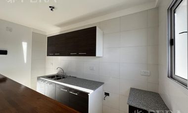 Venta de Departamento 2 ambientes con espacio guardacoche en Sarandi (32028)