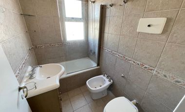 DEPARTAMENTO 4 AMBIENTES EN VENTA / CON RENTA