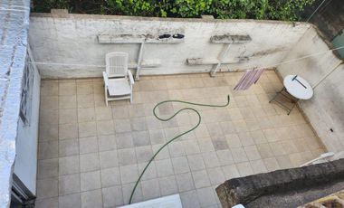 Casa y locales a la venta en Sarandi