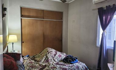 Casa y locales a la venta en Sarandi