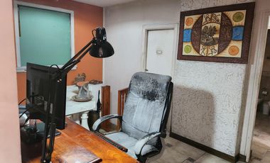Casa y locales a la venta en Sarandi