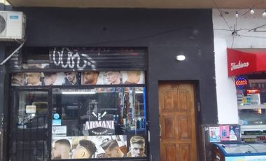 Casa y locales a la venta en Sarandi