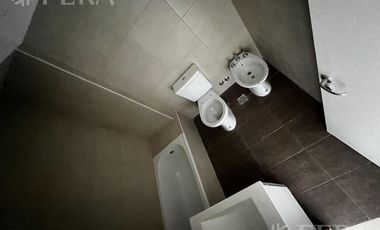 Venta de Departamento 2 ambientes con espacio guardacoche en Sarandi (32030)