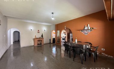 Venta PH 4 ambientes con jardín y cochera en Sarandi