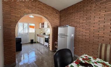 Venta PH 4 ambientes con jardín y cochera en Sarandi