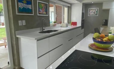 Venta. Chalet-Residencia de 7 ambientes en Barrio Los Troncos, Mar del Plata