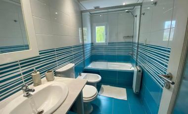 Venta. Chalet-Residencia de 7 ambientes en Barrio Los Troncos, Mar del Plata