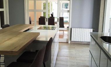 Venta. Chalet-Residencia de 7 ambientes en Barrio Los Troncos, Mar del Plata