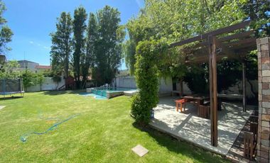 Venta. Chalet-Residencia de 7 ambientes en Barrio Los Troncos, Mar del Plata