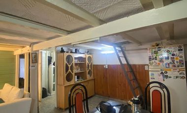 Casa cuatro ambientes con amplio fondo a la venta en Villa Dominico