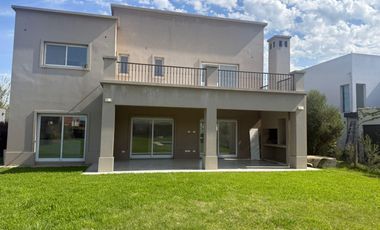 Casa en venta en barrio San Gabriel, Villanueva Tigre